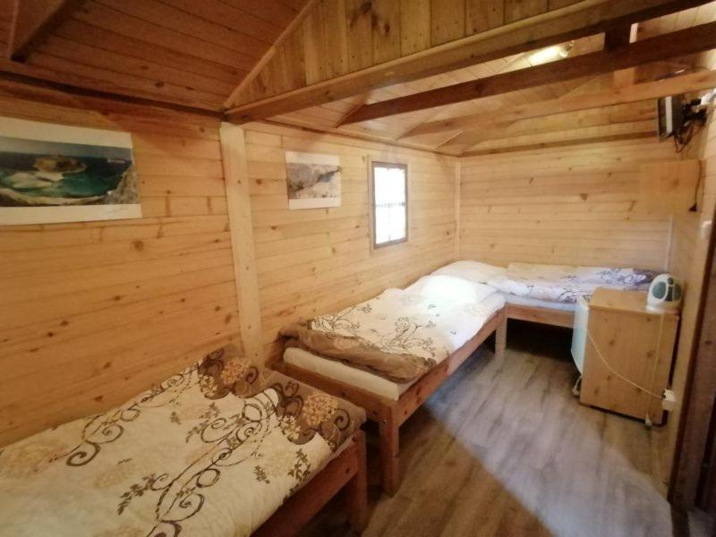 Gosciniec Grek Zorba - Pokoje I Domki 4 Osobowe - 16Km Od Zator Energylandia Inwałd Exterior foto